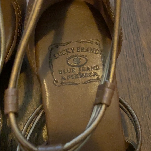 Like new lucky brand sandals 8 - Picture 3 of 5